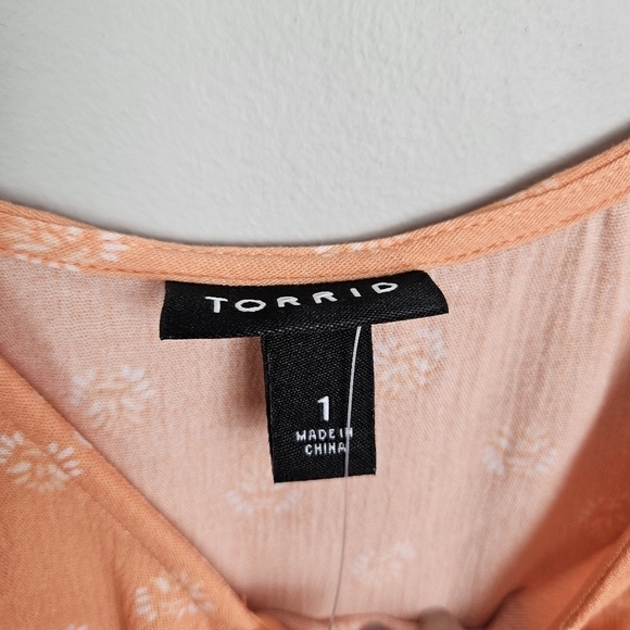 Torrid Washable Crinkle Gauze V-Neck Ruffle Strap Tank - Picture 9 of 10